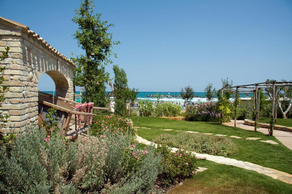 Hotel Bahia San Benedetto del Tronto Exterior photo