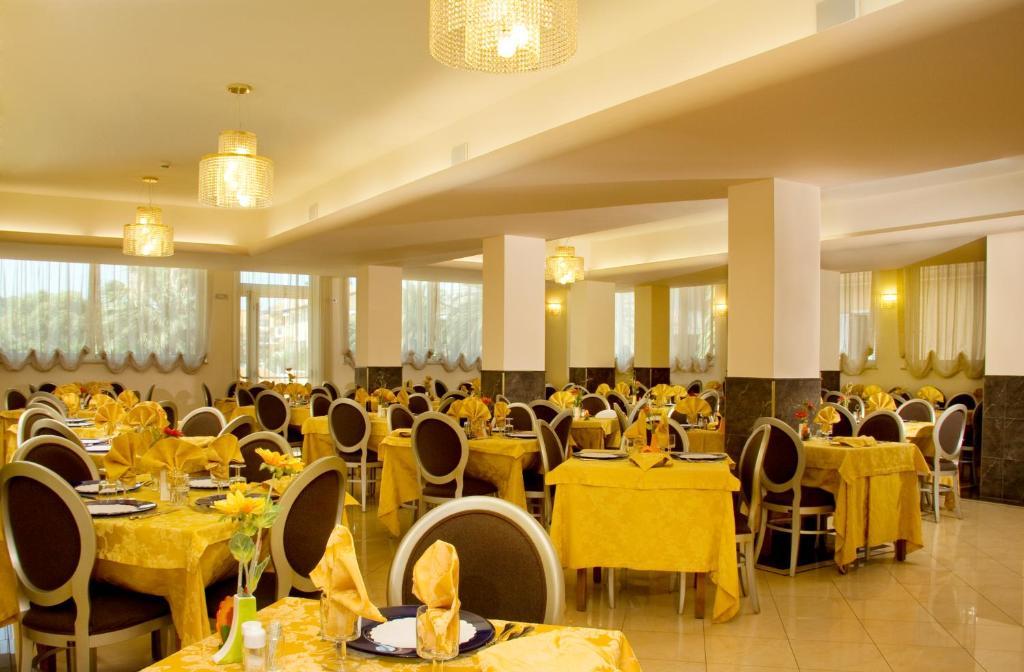 Hotel Bahia San Benedetto del Tronto Exterior photo